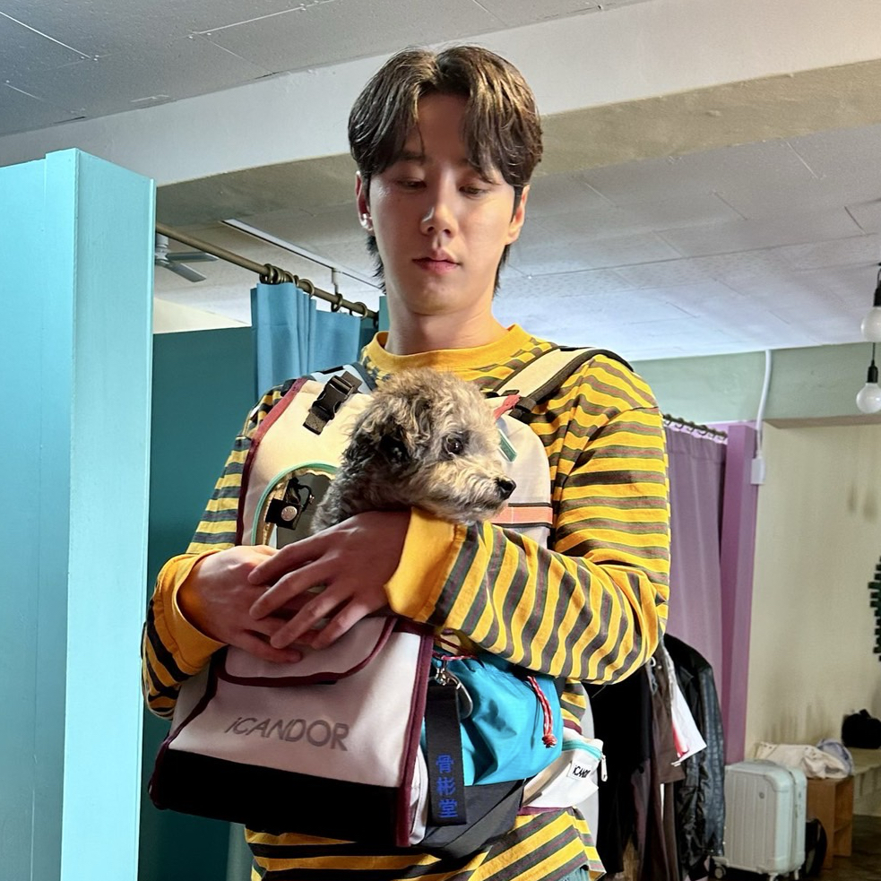 Behind-the-scenes cut of Lee Junyoung