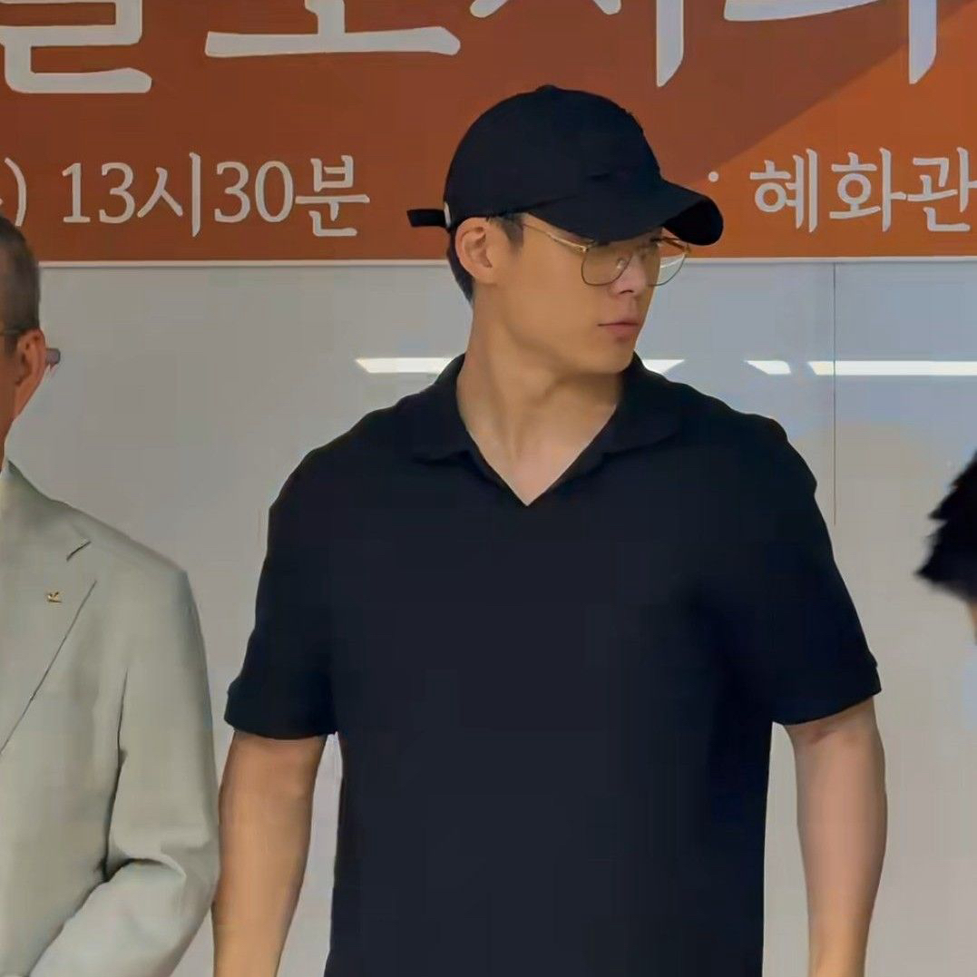 Recent activity shot of BOBBY (iKON)