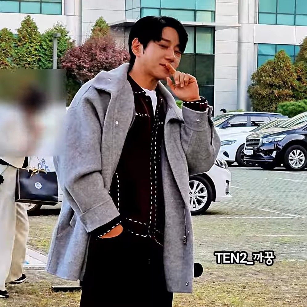 Recent activity shot of Hwang Chiyeol