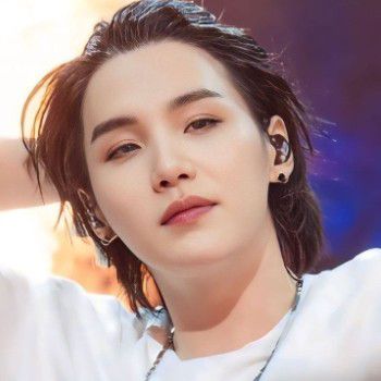 SUGA (防彈少年團)的幕後花絮