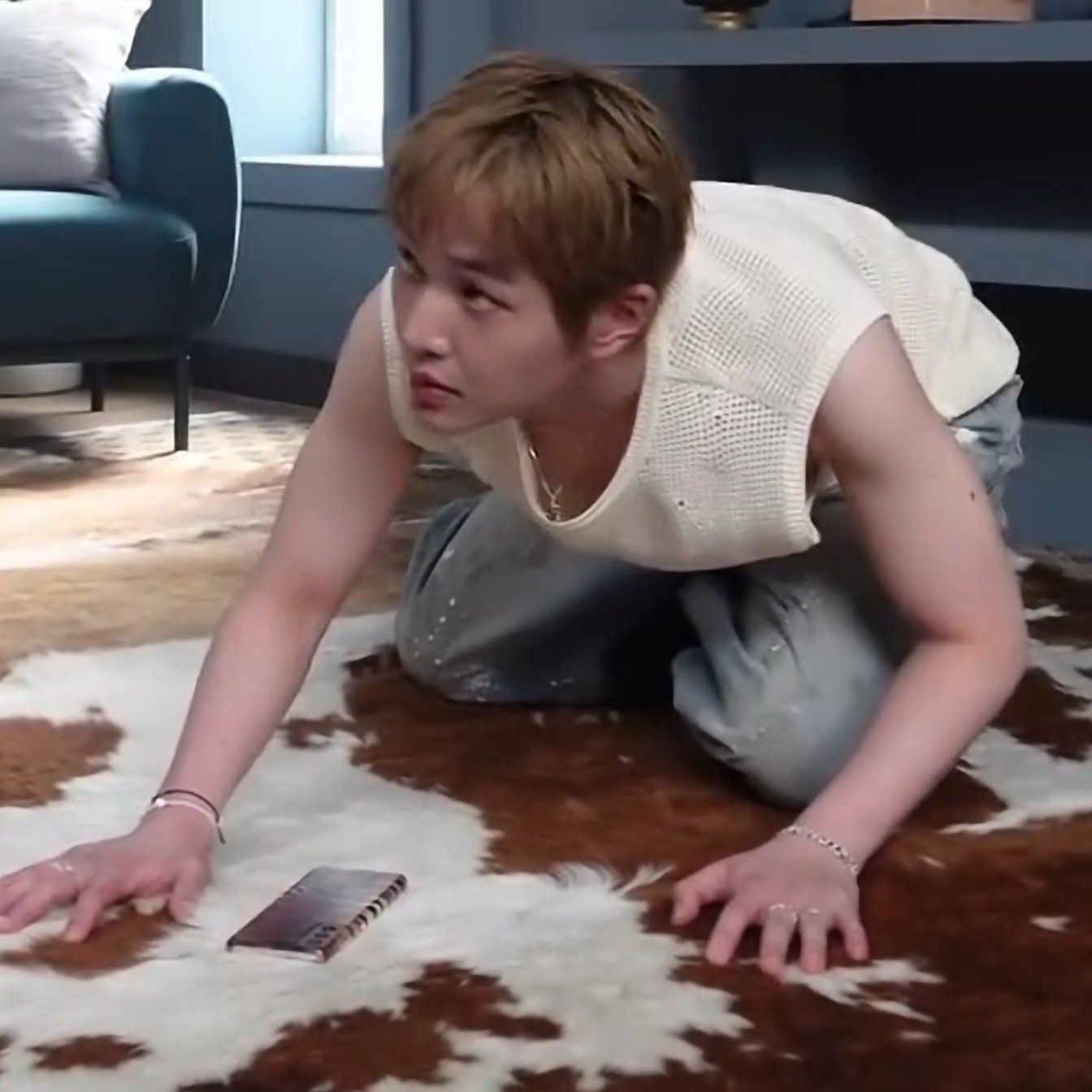 Behind-the-scenes cut of Onew (SHINee)