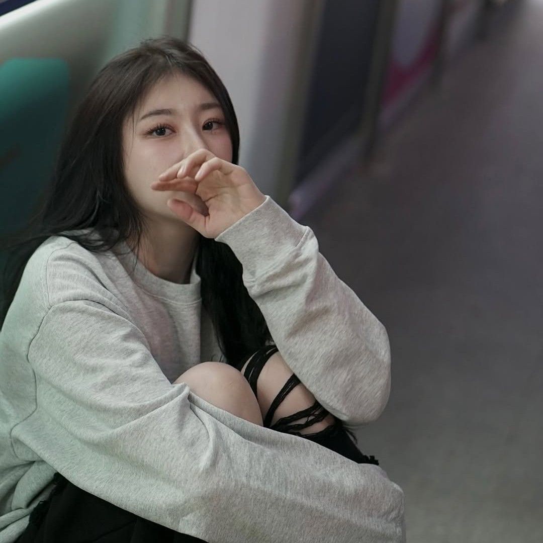 Behind-the-scenes cut of Lee Chaeyeon