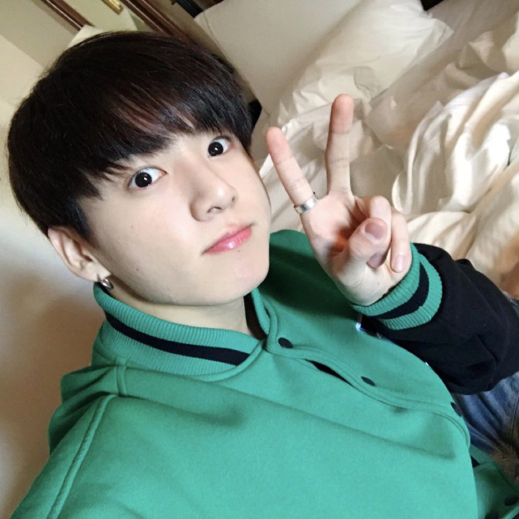 Foto aktivitas terbaru Jungkook (BTS)