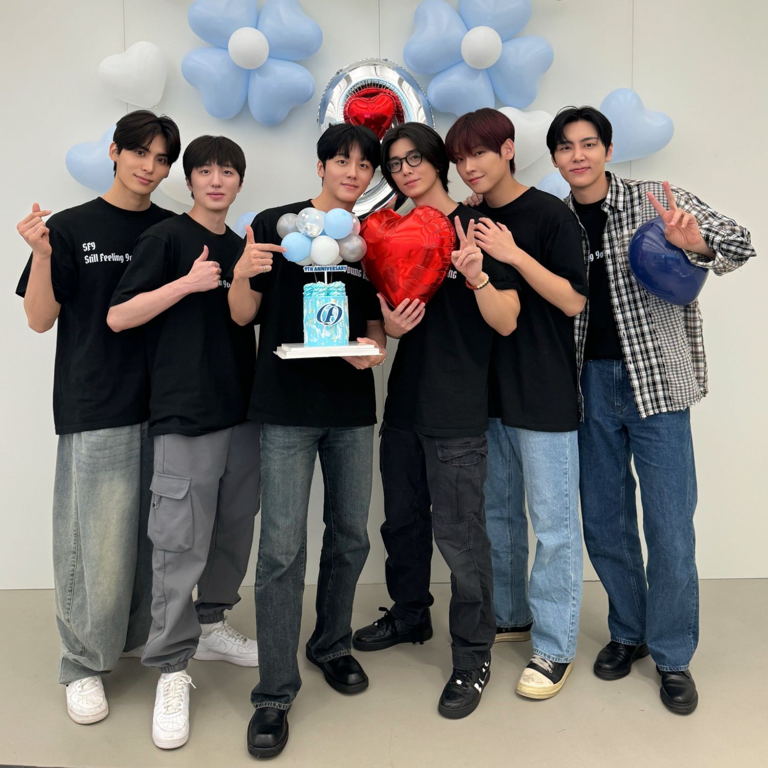 Behind-the-scenes cut of SF9