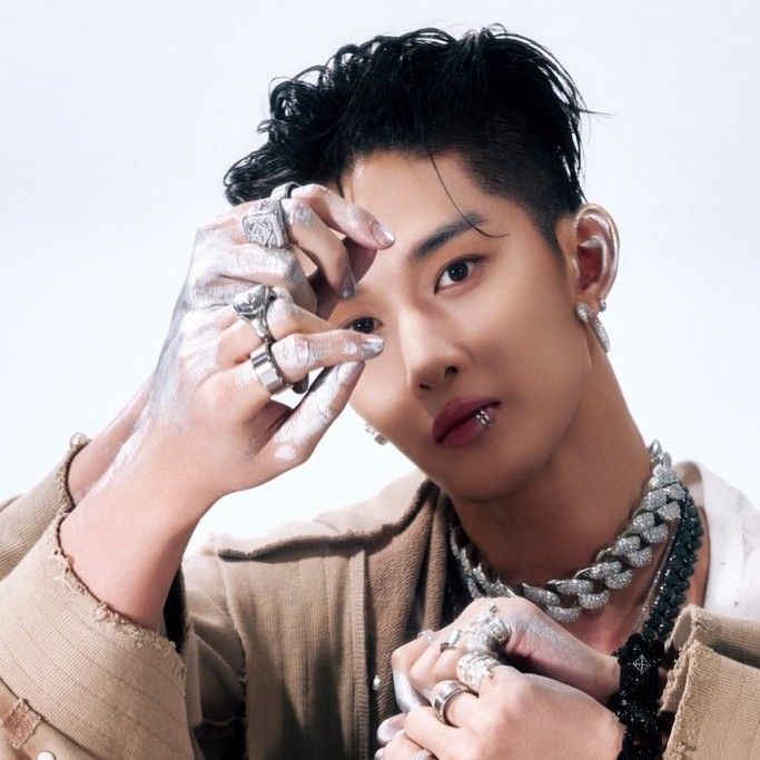 Recent activity shot of Bae Jinyoung