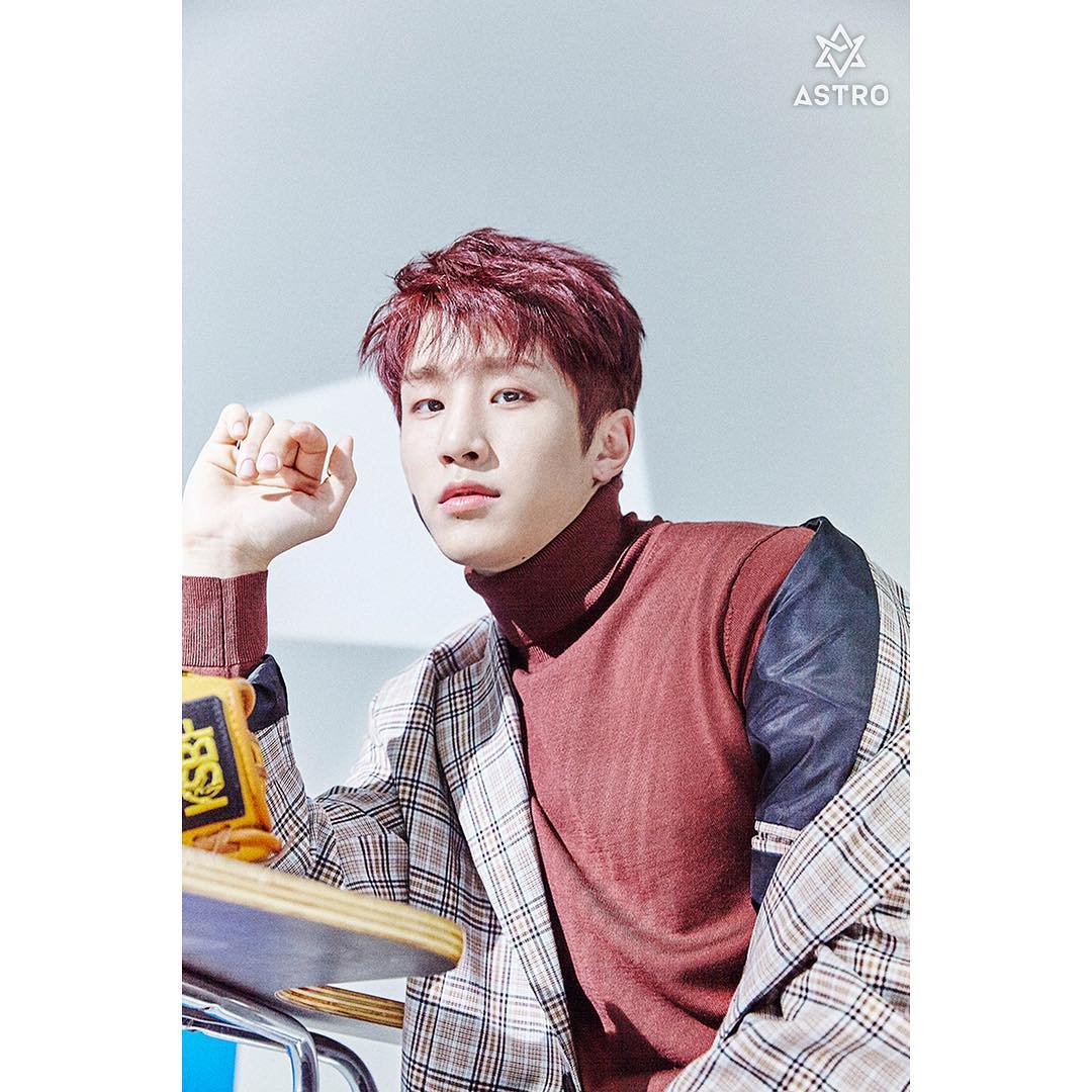 A moment captured by Jinjin (ASTRO)'s fan