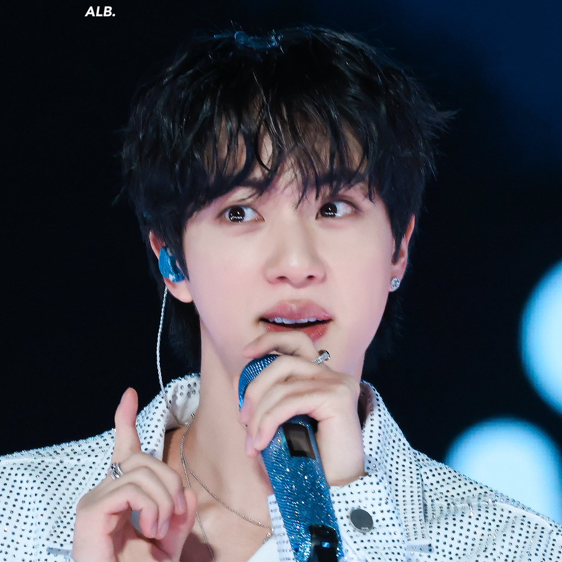 Foto aktivitas terbaru Jin (BTS)