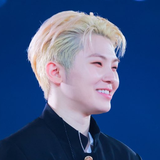 Woozi (SEVENTEEN)的最新活動照片