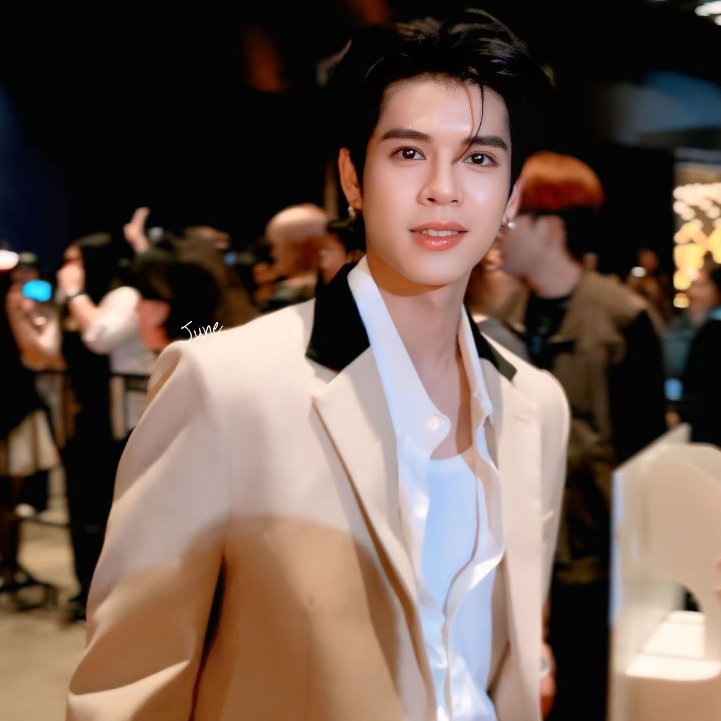 Behind-the-scenes cut of DORN (NexT1DE)