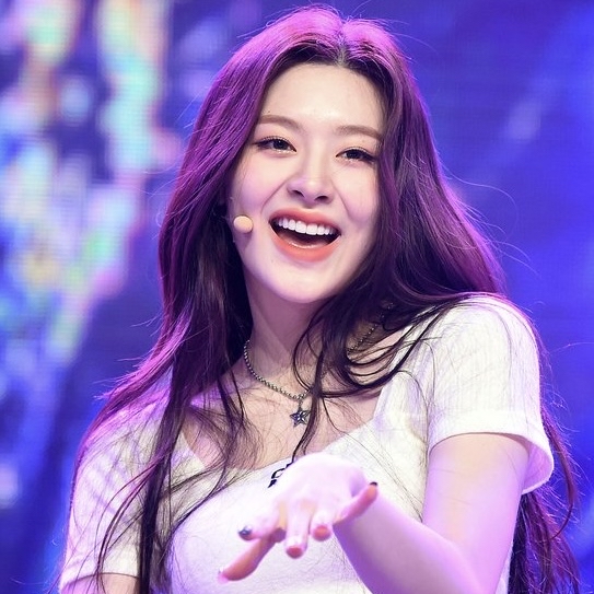 Latest photo of Seeun (STAYC)