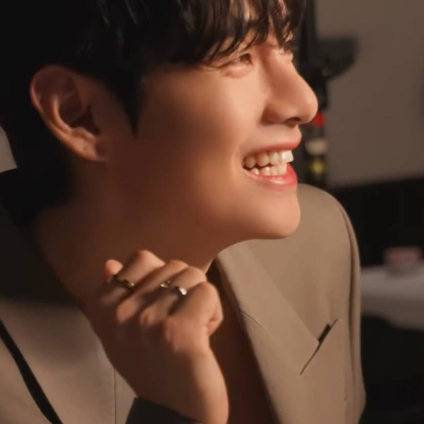 Momen yang diabadikan oleh penggemar V (BTS)