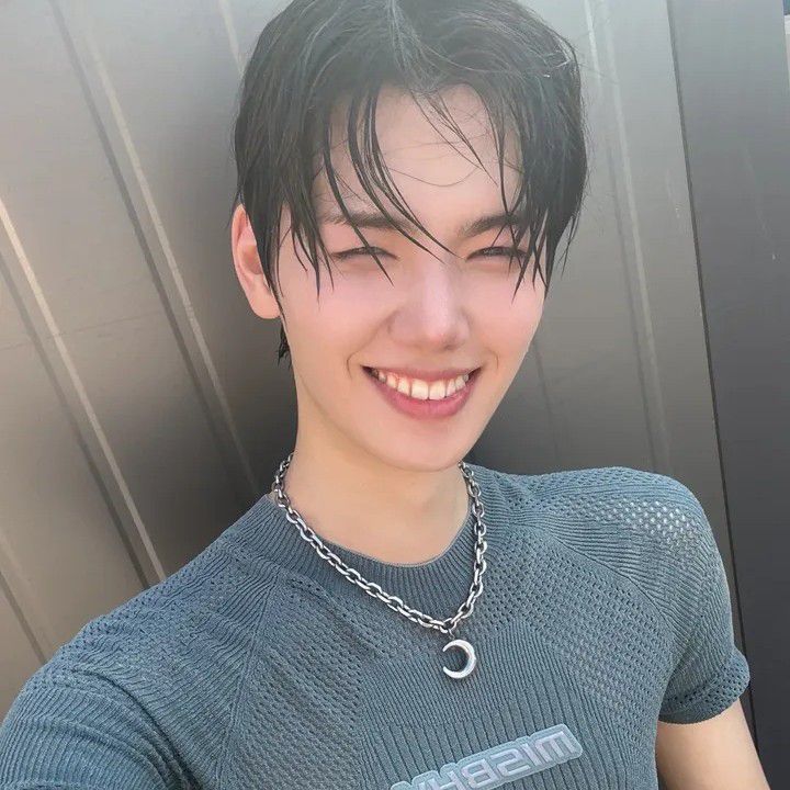 Latest photo of Minhee (CRAVITY)