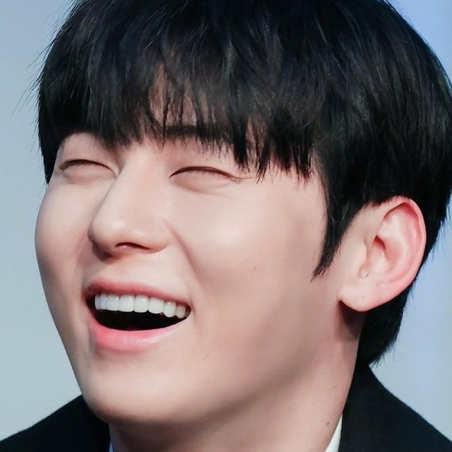 황민현의 비하인드 컷