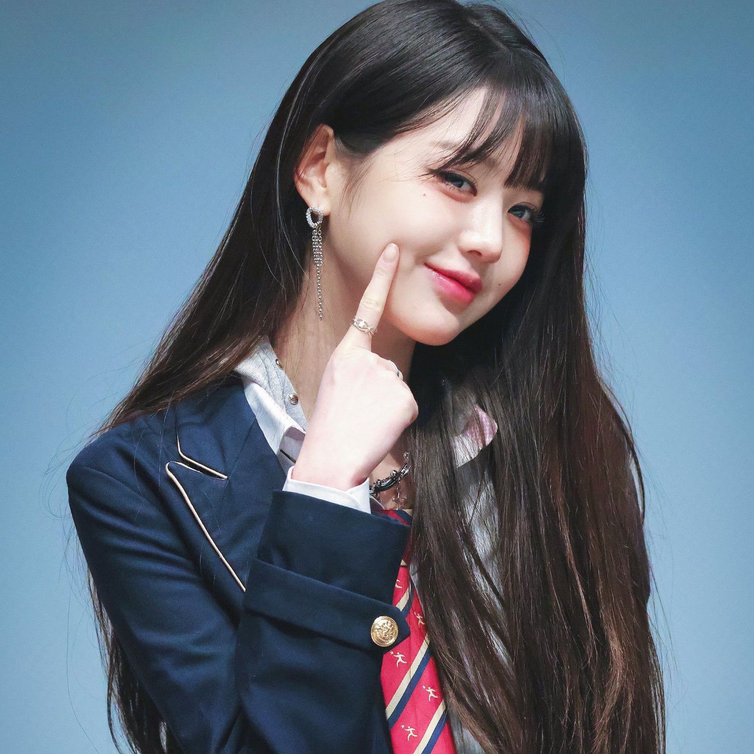 A moment captured by Jang Wonyoung (IVE)'s fan