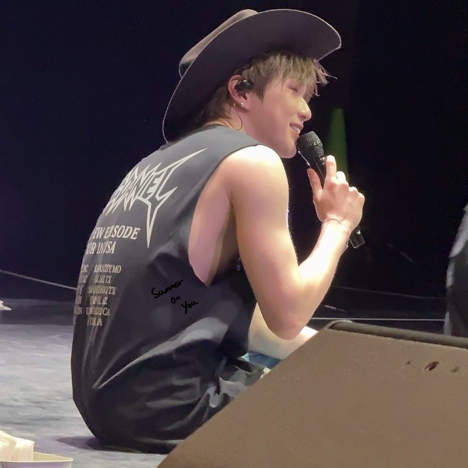 カン・ダニエルの舞台裏ショット