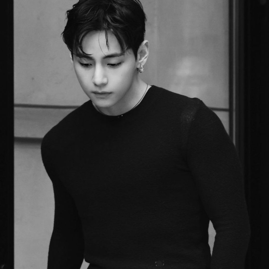 A moment captured by V (BTS)'s fan