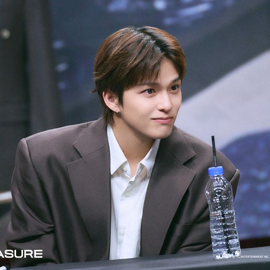 A moment captured by TREASURE's fan