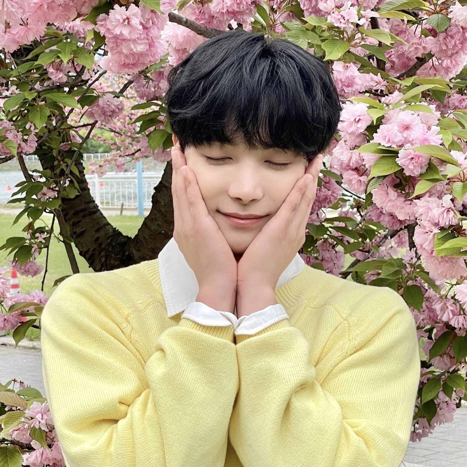 Behind-the-scenes cut of Kim Jonghyeon