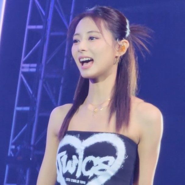 쯔위 (TWICE)의 비하인드 컷