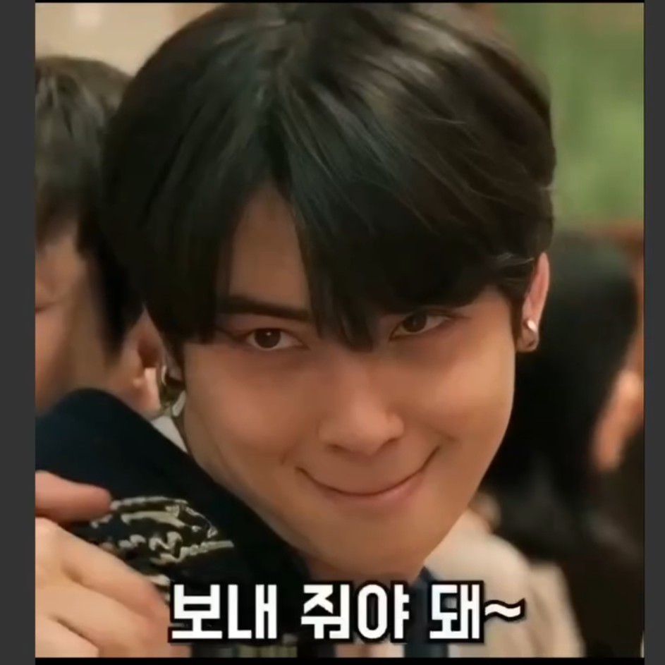 A moment captured by Eunwoo (ASTRO)'s fan