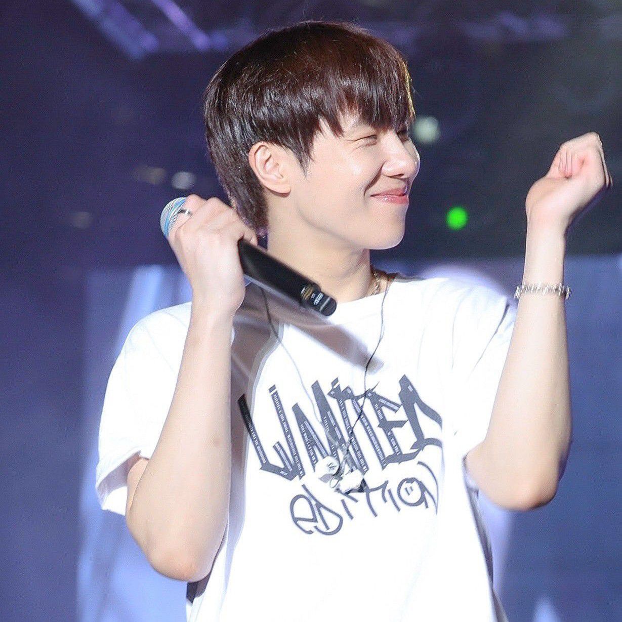 Behind-the-scenes cut of Sungkyu (INFINITE)