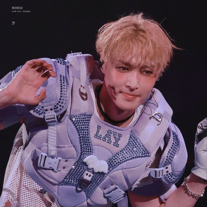 EXOの舞台裏ショット