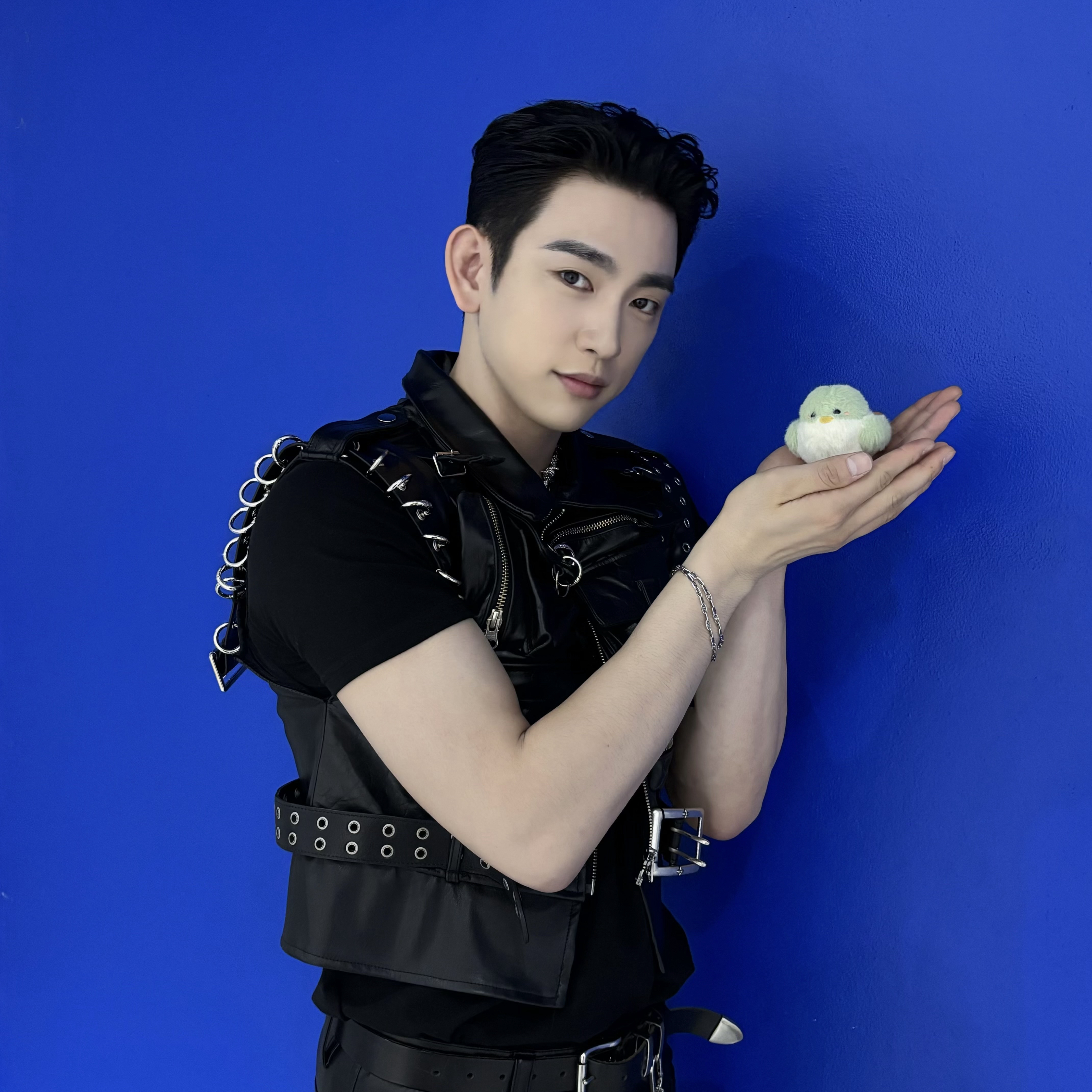 Latest photo of Jinyoung (GOT7)