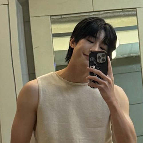 韩胜宇的最新照片