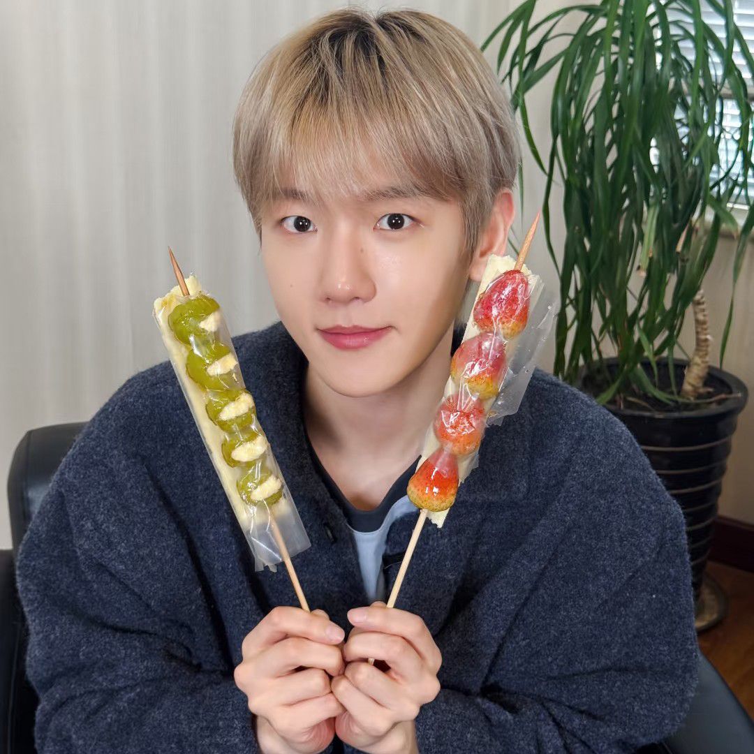 백현 (EXO)의 최신 사진