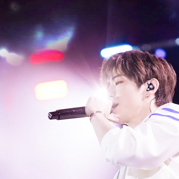 강다니엘의 최신 사진