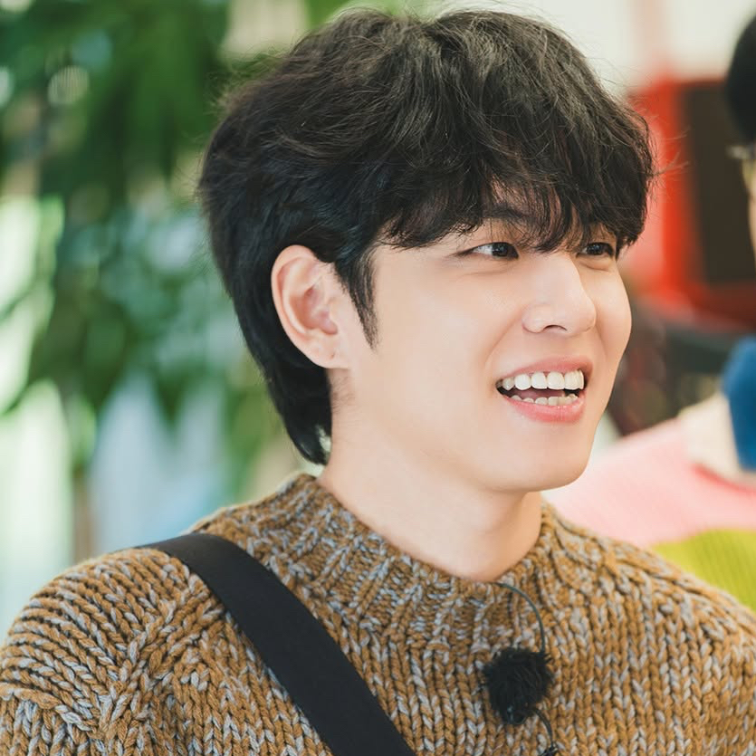 元弼 (DAY6)的幕后花絮