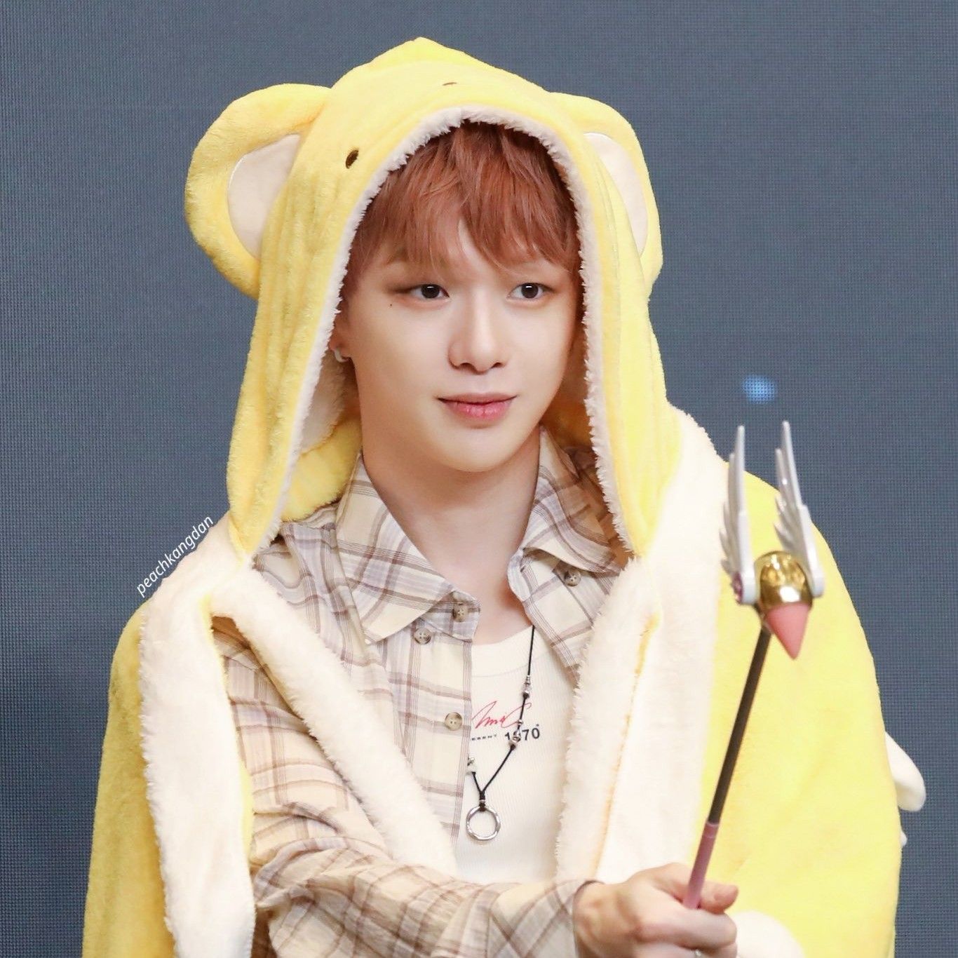 Behind-the-scenes cut of Kang Daniel