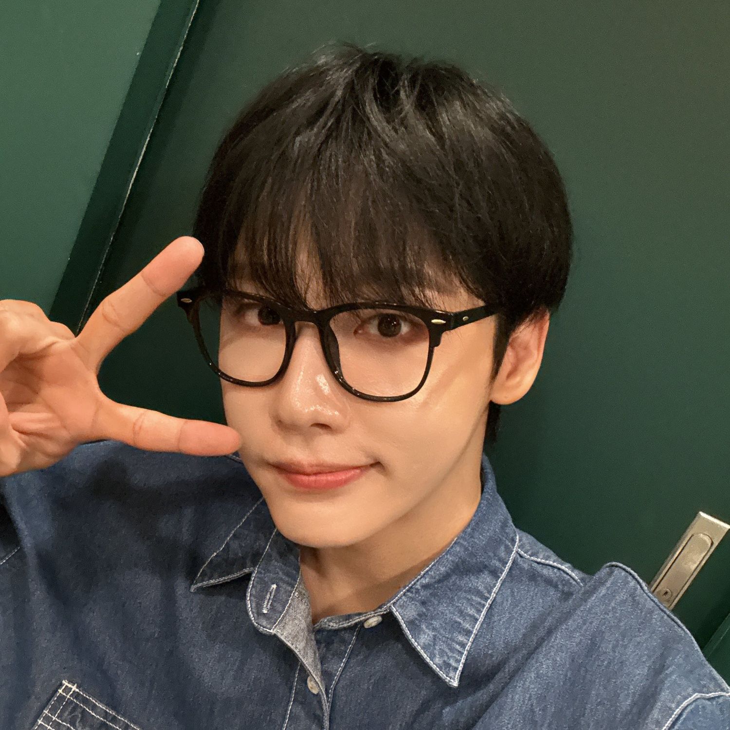 Recent activity shot of Jeon Woong (AB6IX)
