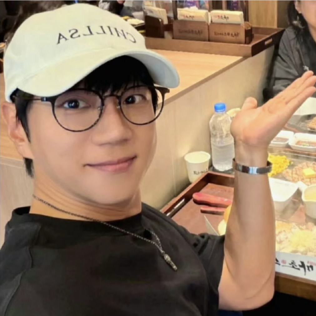 A moment captured by Hwang Chiyeol's fan