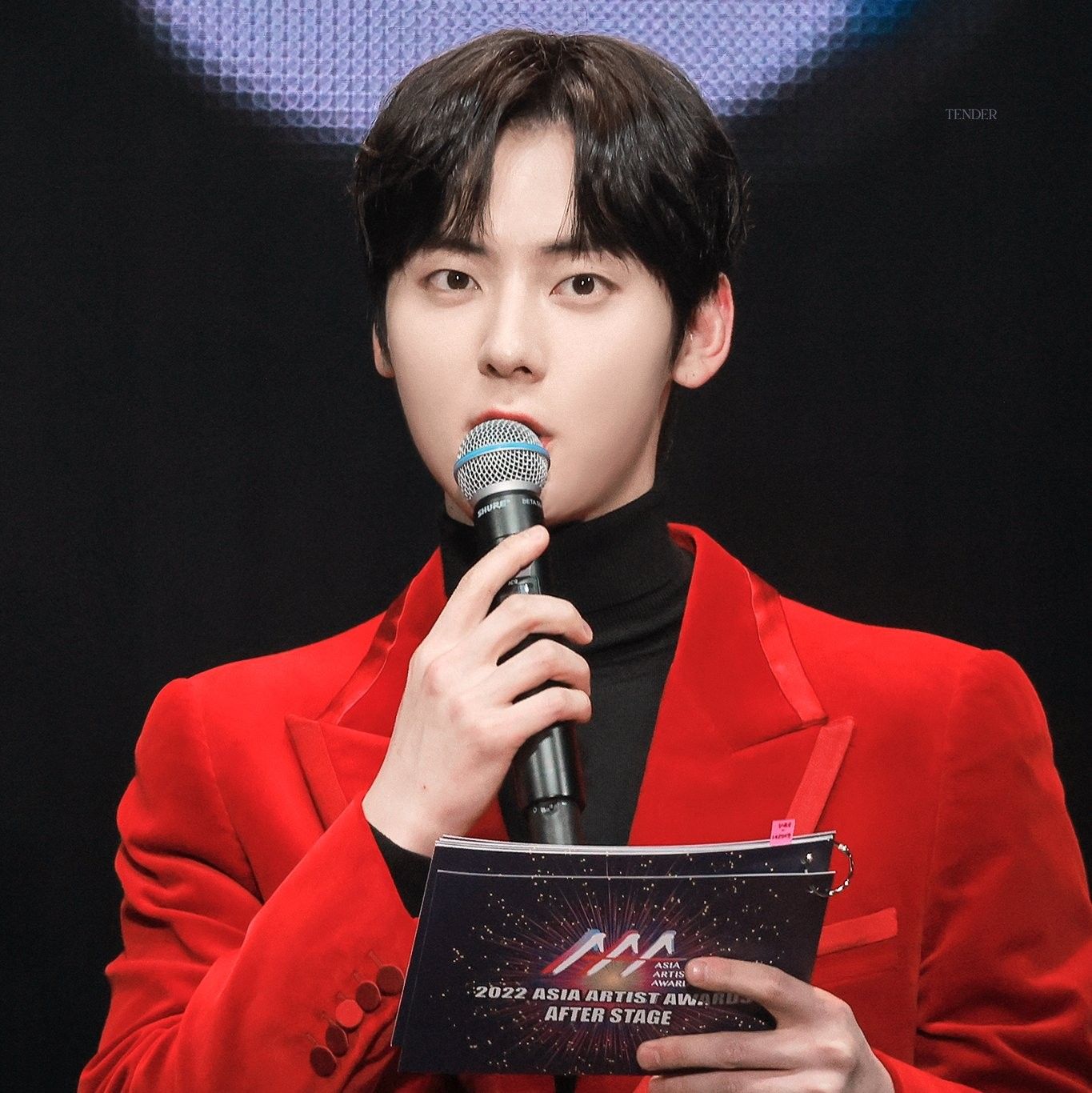 黃旼炫的最新照片