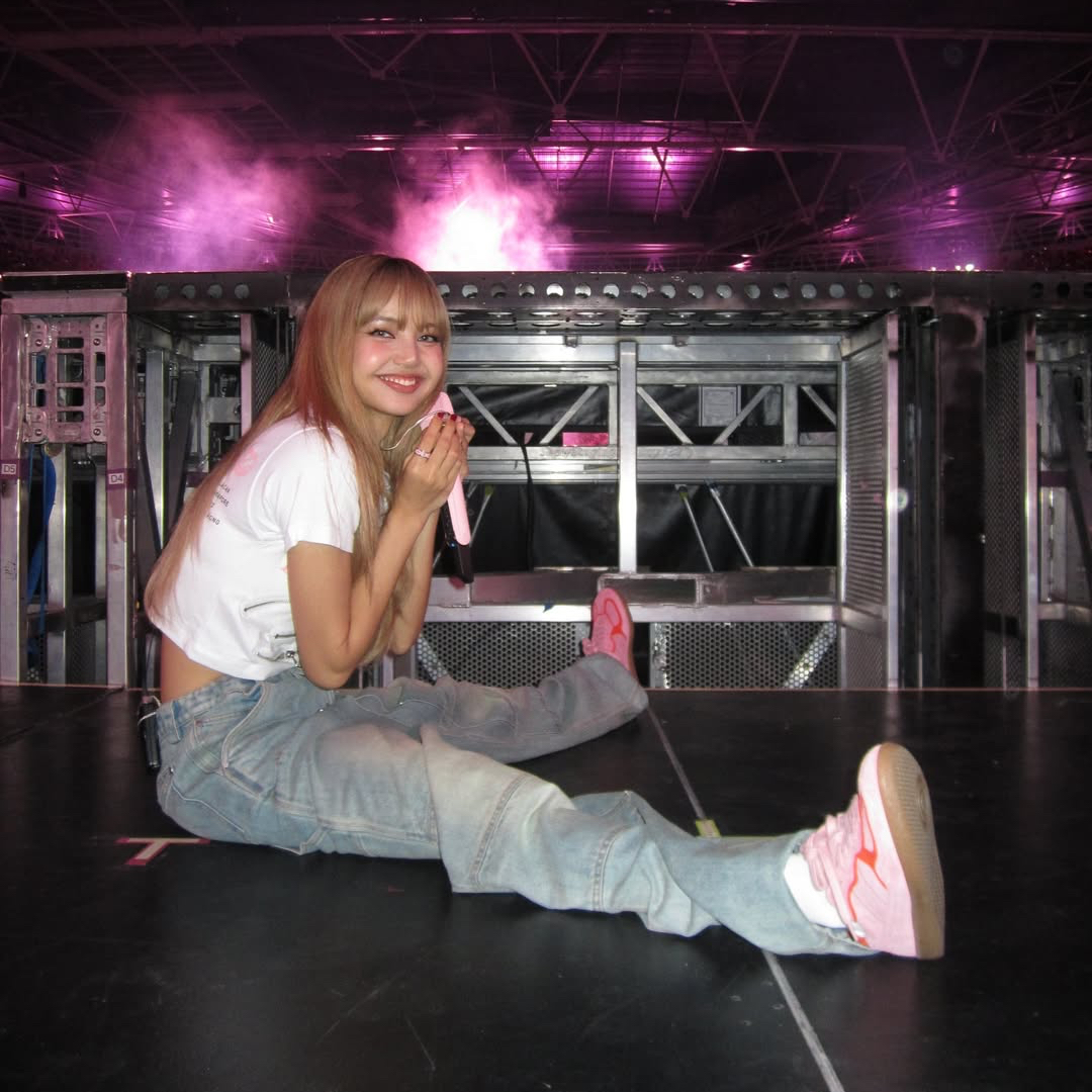 Lisa (BLACKPINK)的最新照片