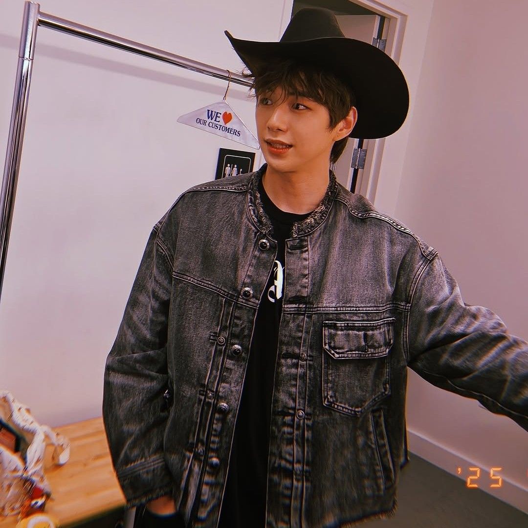 A moment captured by Kang Daniel's fan