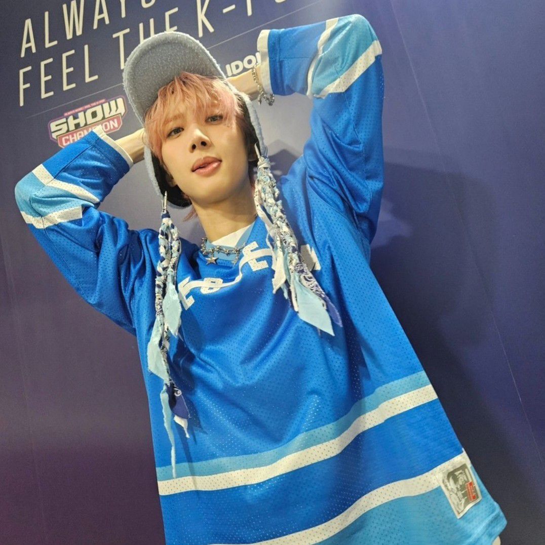 Recent activity shot of Hui (PENTAGON)