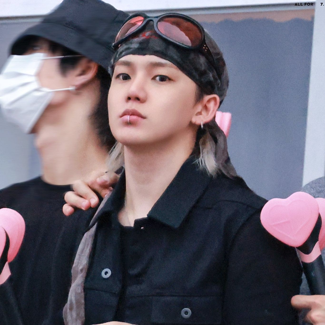 Behind-the-scenes cut of Choi Hyunsuk (TREASURE)