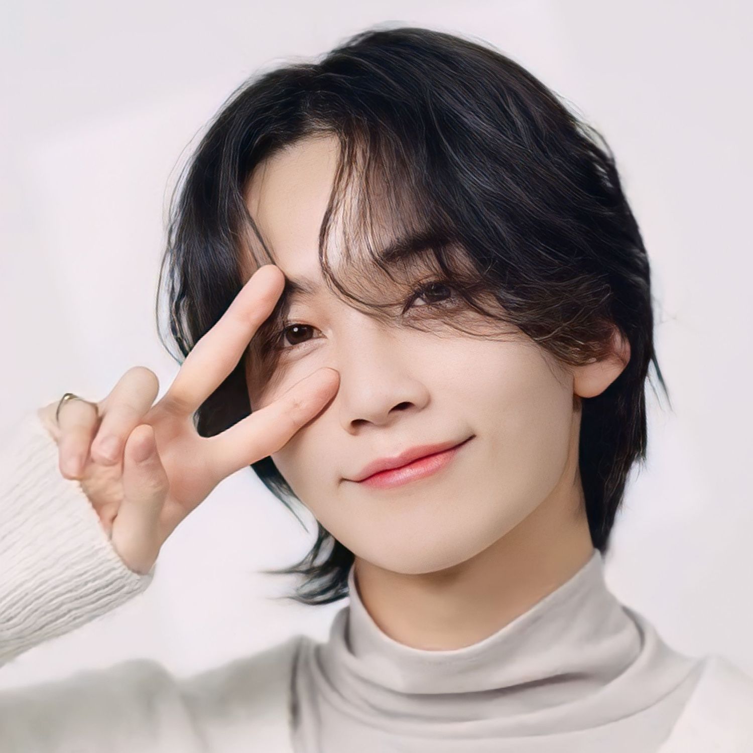Foto aktivitas terbaru Jeonghan (SEVENTEEN)