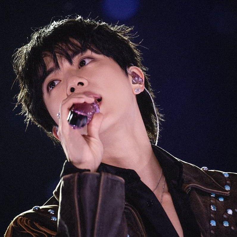 Momen yang diabadikan oleh penggemar Jin (BTS)