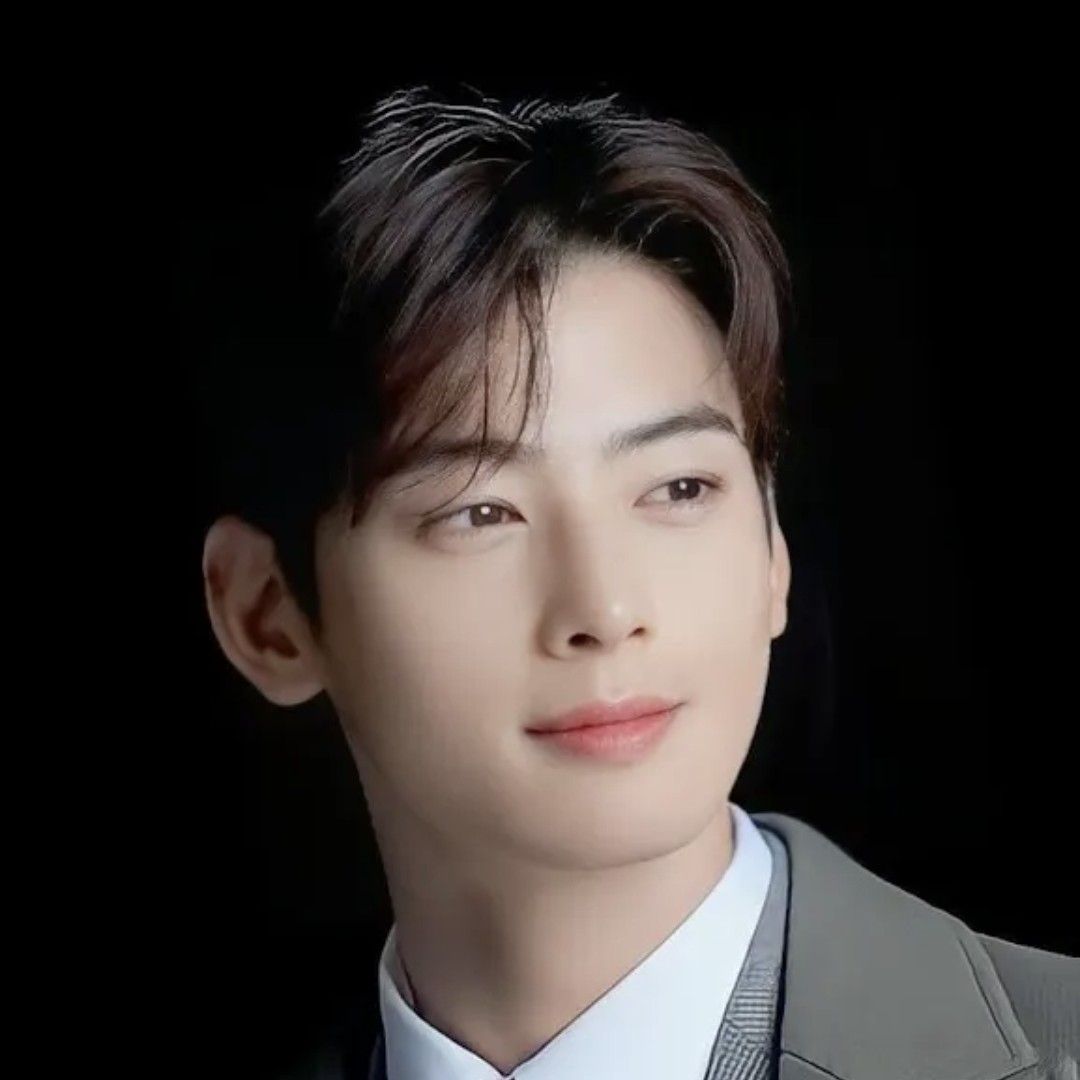 Latest photo of Eunwoo (ASTRO)