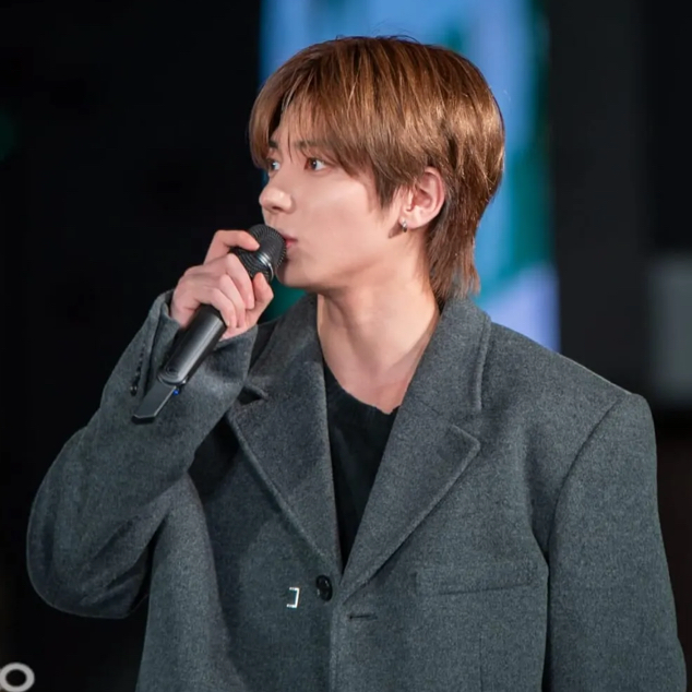 太顯 (TOMORROW X TOGETHER)粉絲拍下的瞬間