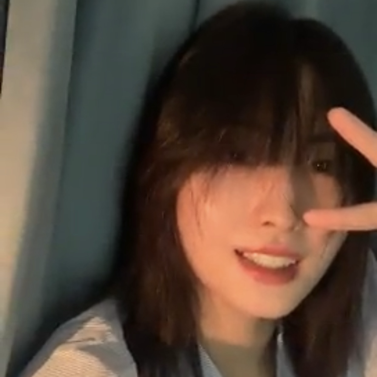 Behind-the-scenes cut of Momo (TWICE)