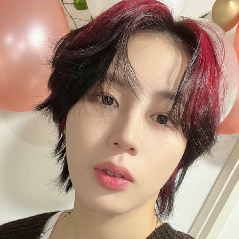 Behind-the-scenes cut of Ha Sungwoon