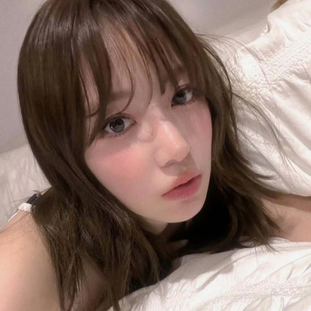 Latest photo of Sakura (LE SSERAFIM)