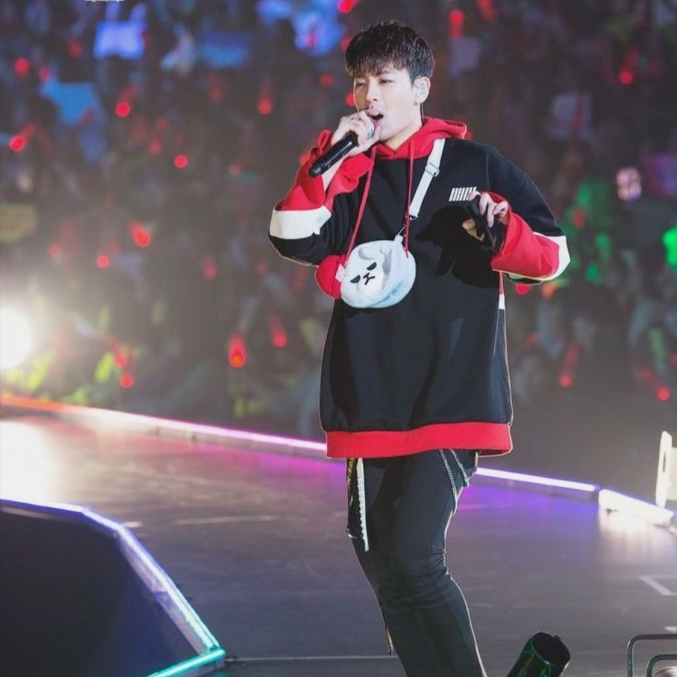 Behind-the-scenes cut of SONG (iKON)