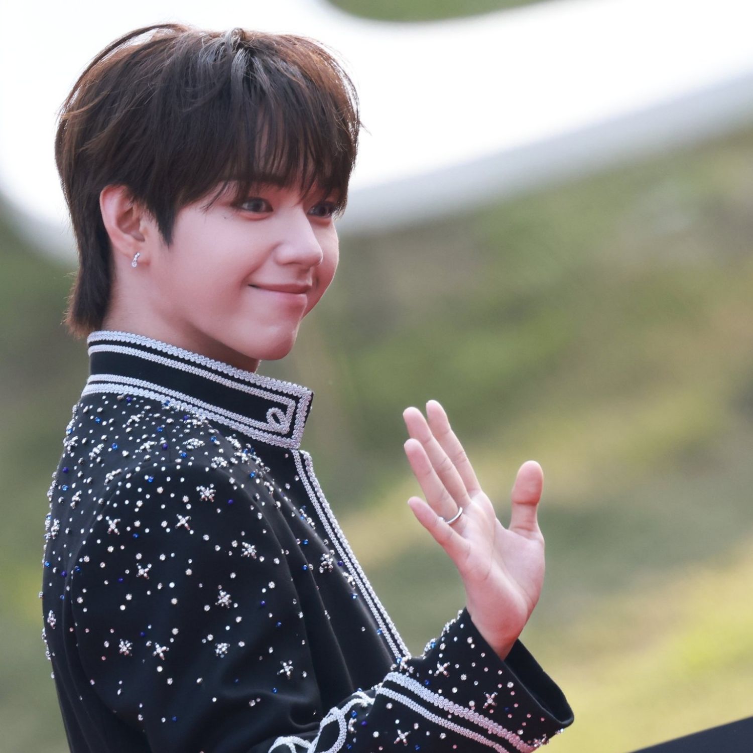 A moment captured by JL (AHOF)'s fan