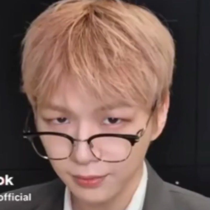 Behind-the-scenes cut of Kang Daniel