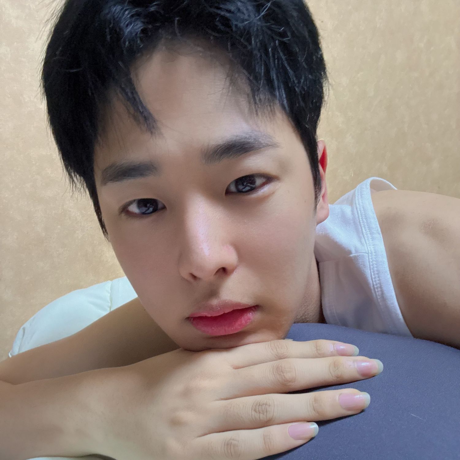 Behind-the-scenes cut of Choi Byungchan